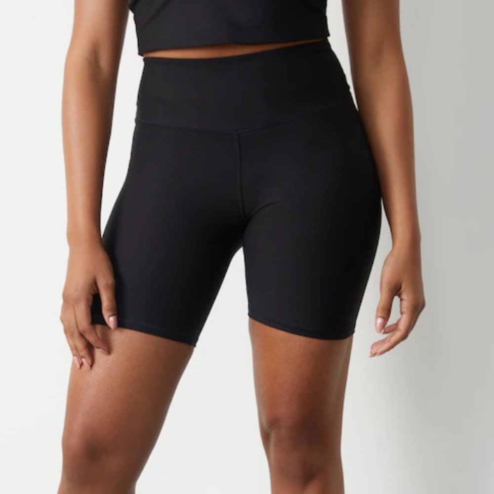 Abercrombie YTB 7” Biker shorts NWT